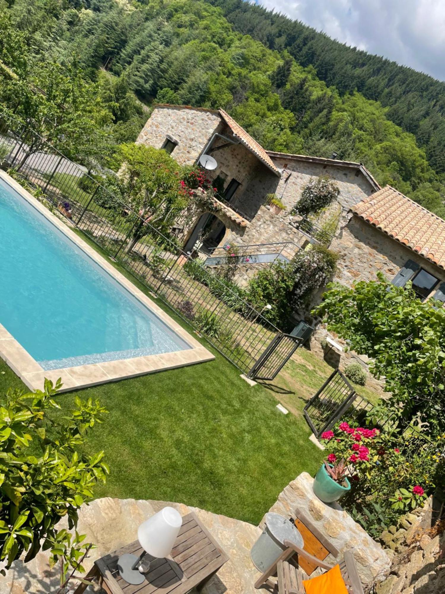 La Demeure Des Maitres Bed & Breakfast Chirols Exterior foto